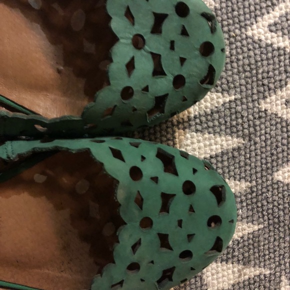 Jeffrey Campbell great cut out flats 8 1/2 - Picture 2 of 5